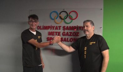 Olimpiyat şampiyonu Mete Gazoz ismine spor salonu açıldı