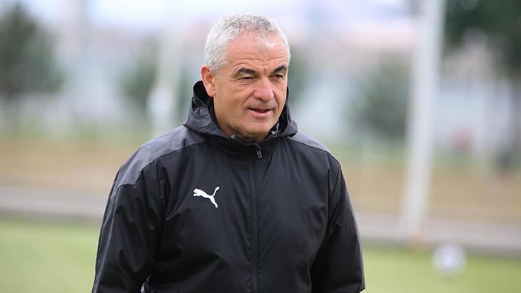 Sivasspor Teknik Yöneticisi İstek Çalımbay’dan taraftara davet