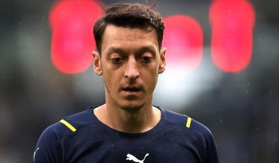 Son dakika – Mesut Özil noktayı koydu: “Fenerbahçe’den ayrılmıyorum”