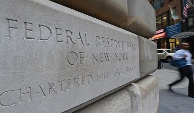Fed riskli varlıkların fiyatlarının artmaya devam ettiği konusunda uyardı